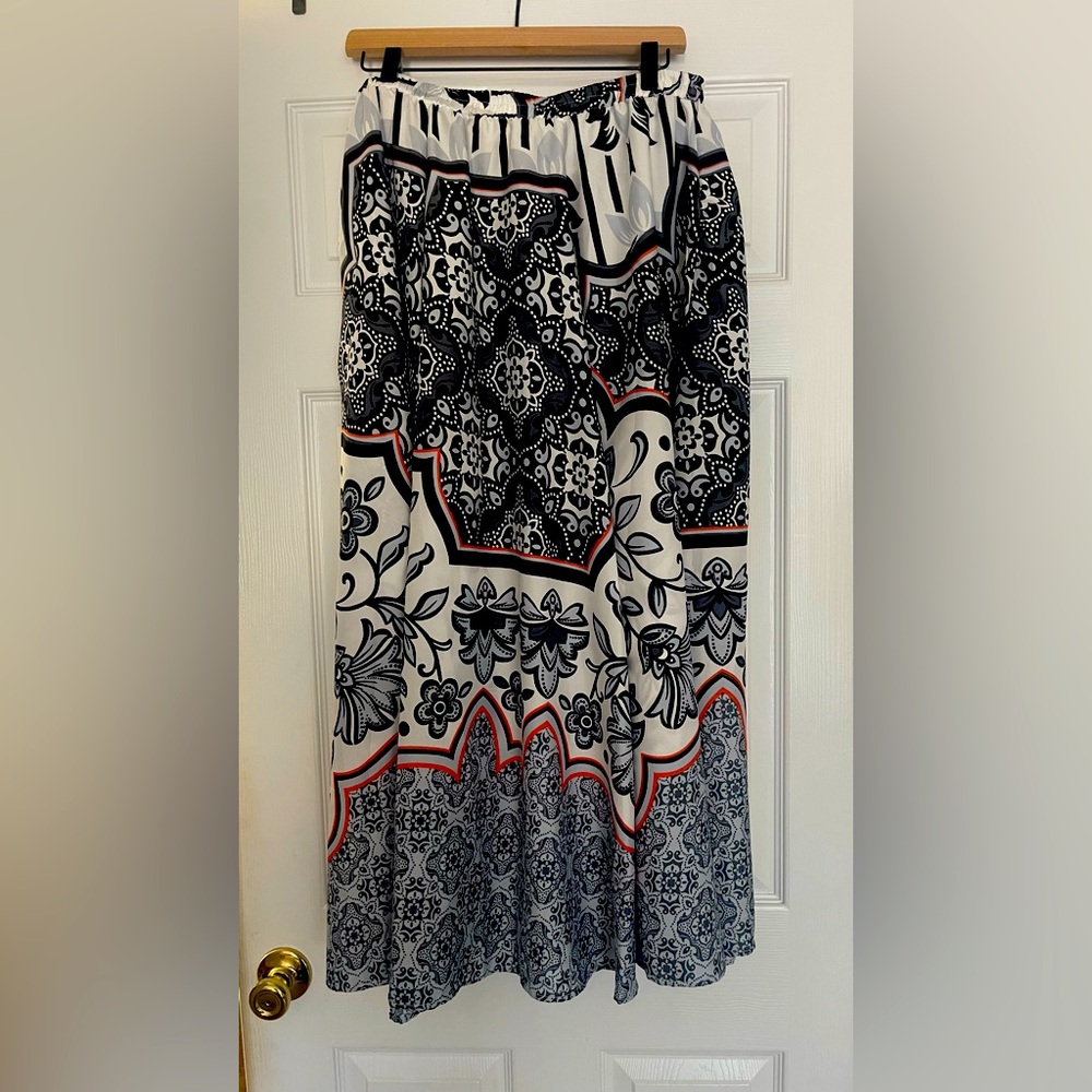Elegant Black and White Patterned Skirt elastic waist more of a maxi length